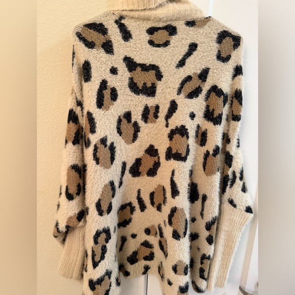 VICI Cozy Leopard Cardigan‎ - Picture 5 of 5